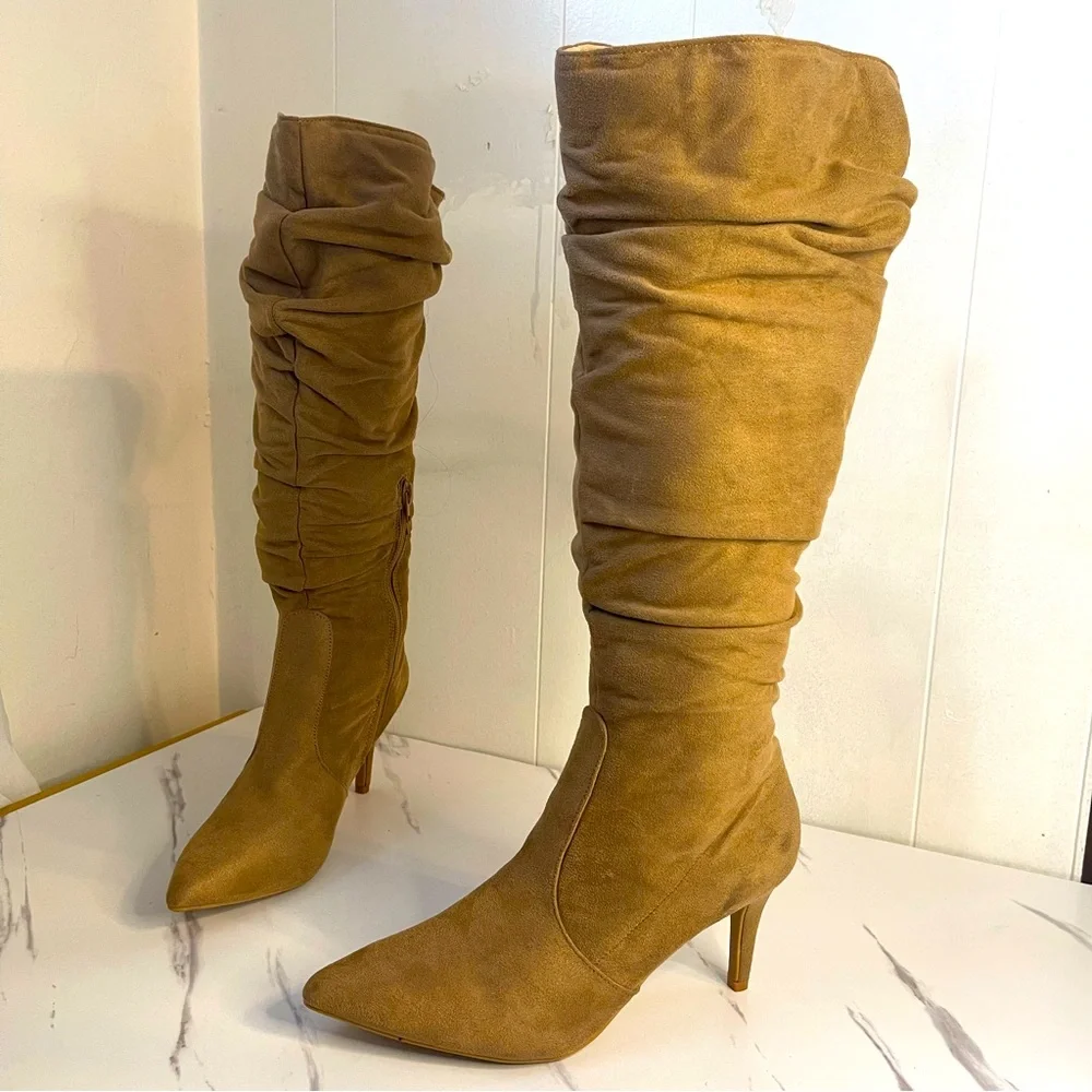 Bellini Stilettos Tan Faux Suede Ruched Knee-High Boots Size 8.5M - Picture 1 of 11